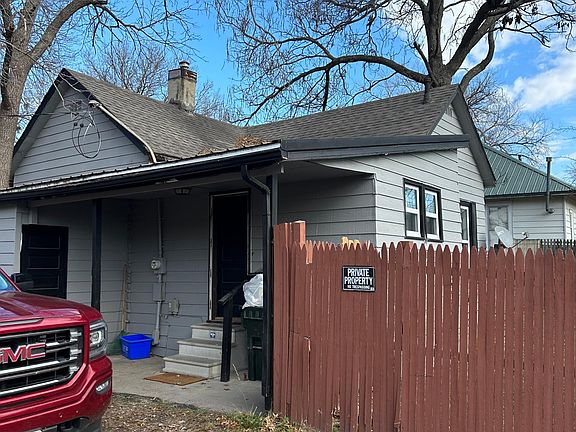 3rd image of 902 E Missouri St