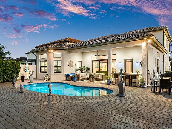 5th image of 9847 Bozzano Drive