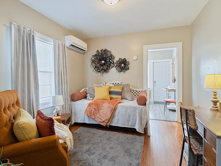 3037 California St #6 — Photo 1