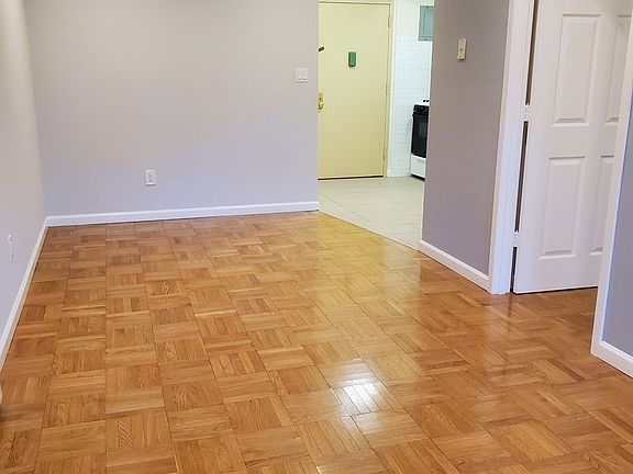 3rd image of 2634 30th St APT 1E