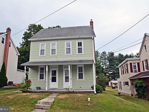 4th image of 955 Maple St