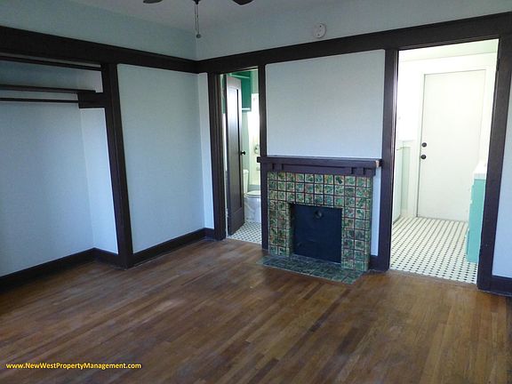 4th image of 2417 Market St APT A