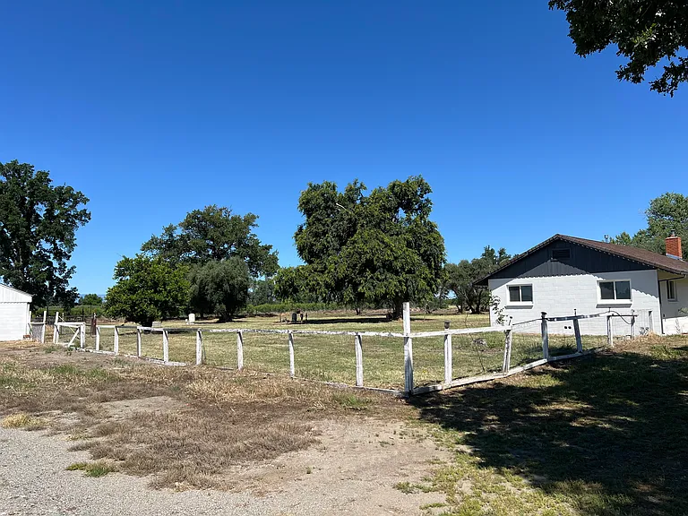 4693 County Rd E — Photo 6