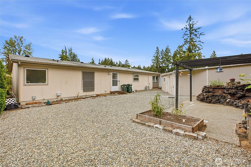 4th image of 930 Trosper Road SW SPC123