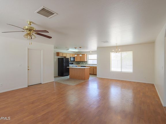 2nd image of 209 W SUNDANCE Drive