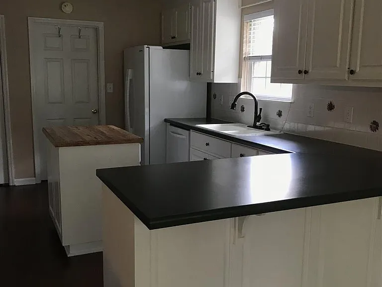110 Bridgeway Ln — Photo 9