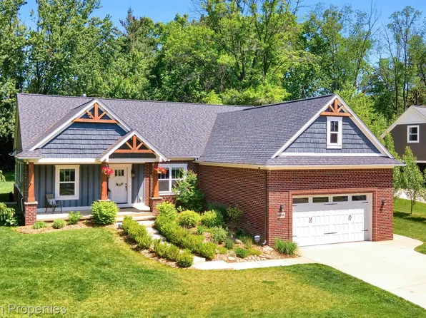 4208 Stone Meadows Ct, Commerce Township, MI 48382