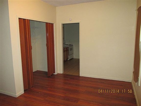 2391 Apple 004_06122014