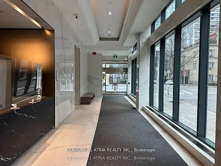 77 Shuter St #725 — Photo 8