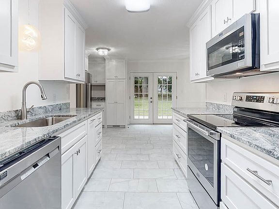 4th image of 609 Edisto Dr