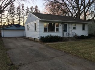 1411 Manor Dr, Janesville, WI 53548