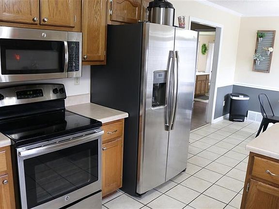 4th image of 7851 Claredale Dr