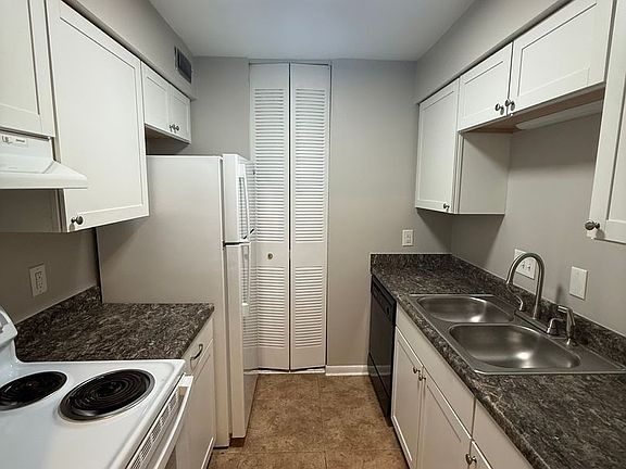 4th image of 405 Orchard Trace Ln APT 6