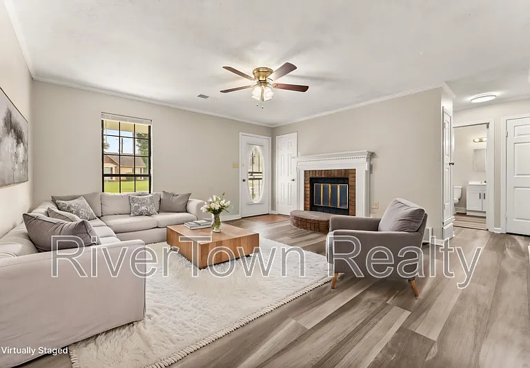 4585 Berrypick Ln S — Photo 3