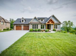 326 Golf Ridge Dr, Kingsport, TN 37664