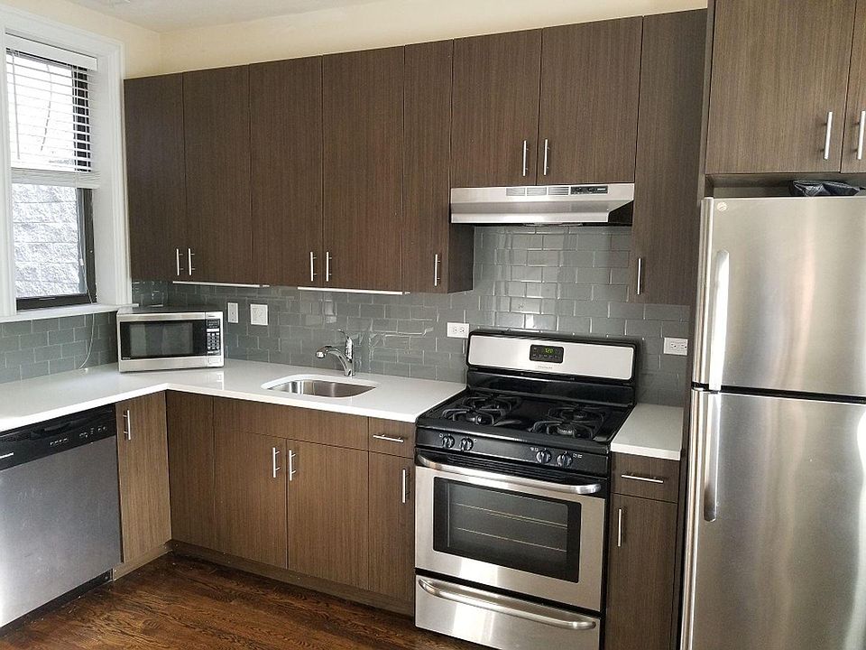 1st image of 3710 N Wilton Ave #2
