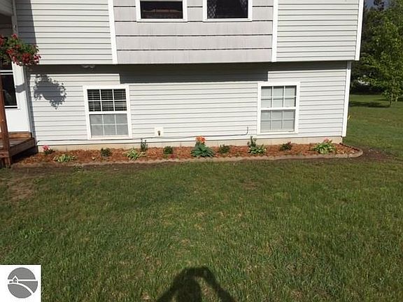 3rd image of 2263 Sadie Ln