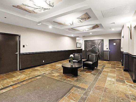 2nd image of 650 W 10th St SW #306
