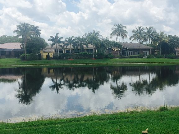 5th image of 2564 Mayfair Ln