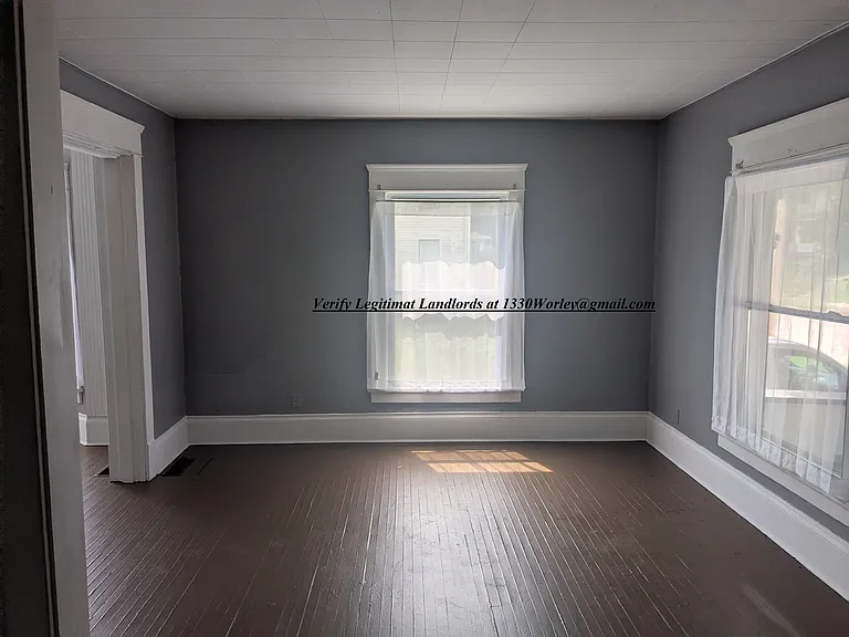 1330 Worley Ave NW — Photo 3