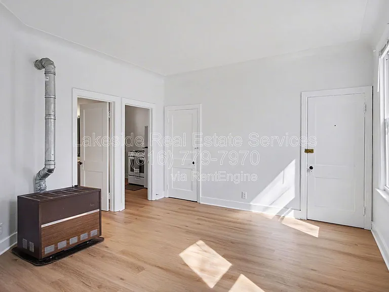 1101 Dayton St SW — Photo 10