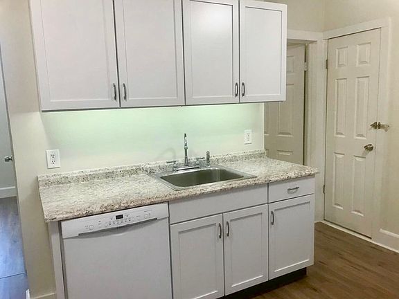 5th image of 4119 Howlett Ave APT 2