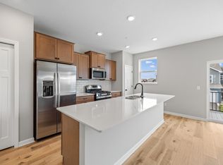 6710 Wildflower Way, Excelsior, MN 55331