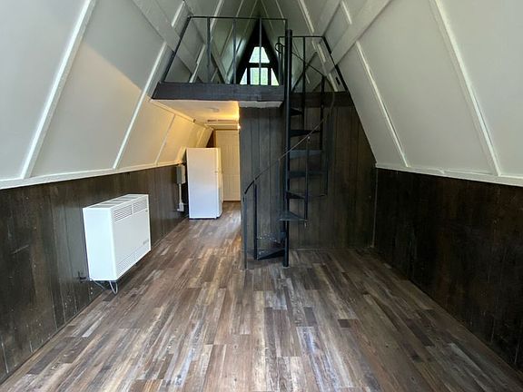 2nd image of 1910 Sugar Loaf Ave #23