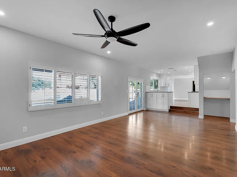 2542 W Nopal Ave — Photo 16