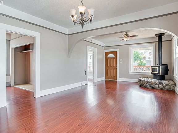 5th image of 426 Dunham Ave