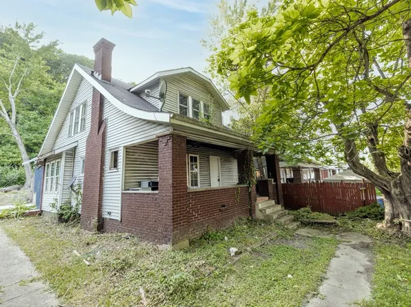 1108 Riverview Dr, Russell, KY 41169