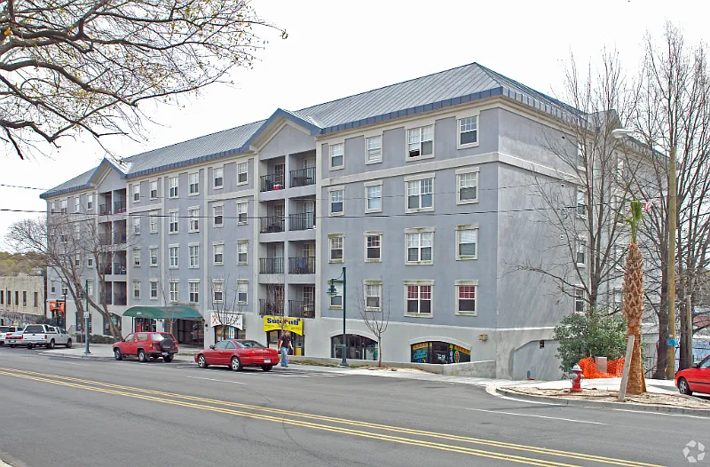 2002 Greene St #301
