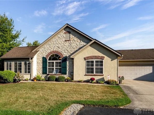 2049 Wentworth Village Dr, Bellbrook, OH 45305