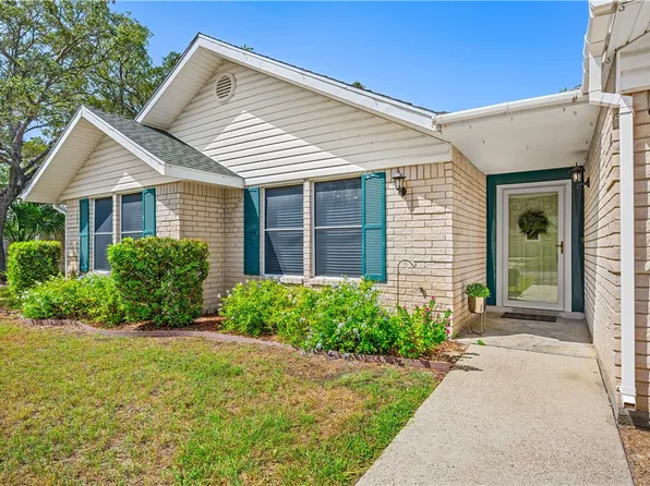 1513 Bluebird Ln, Rockport, TX 78382