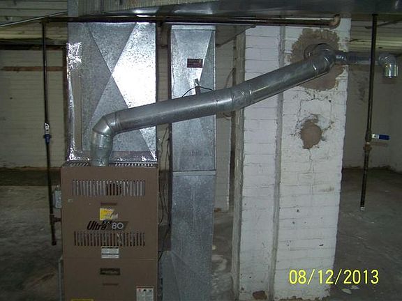 4th image of 5353 Maywood Ave