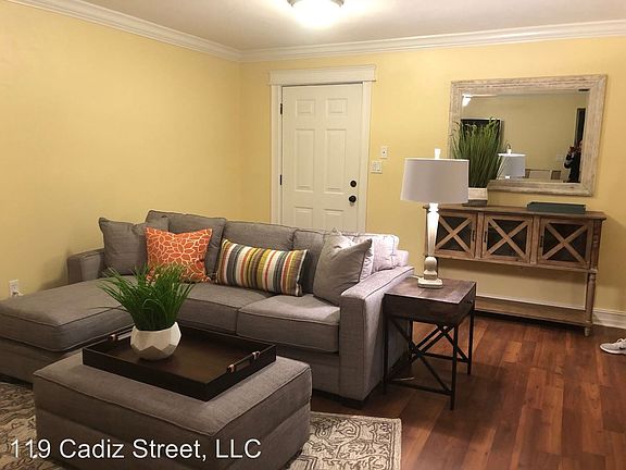 3rd image of 119 Cadiz St Unit 102
