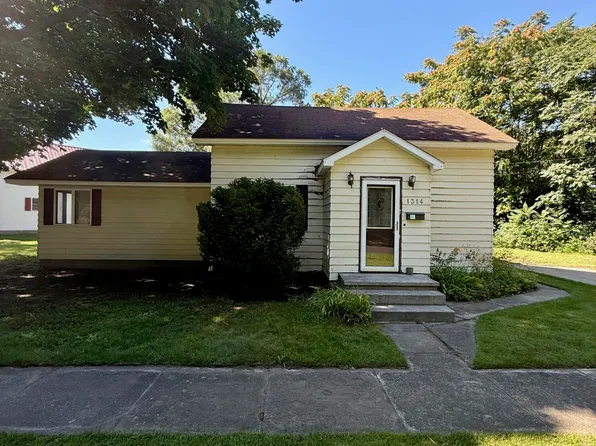 1314 Park St, Manistee, MI 49660