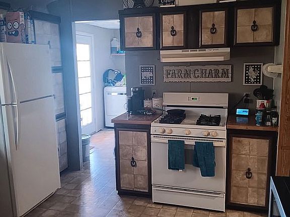 4th image of 111 Farris St Trailer 20