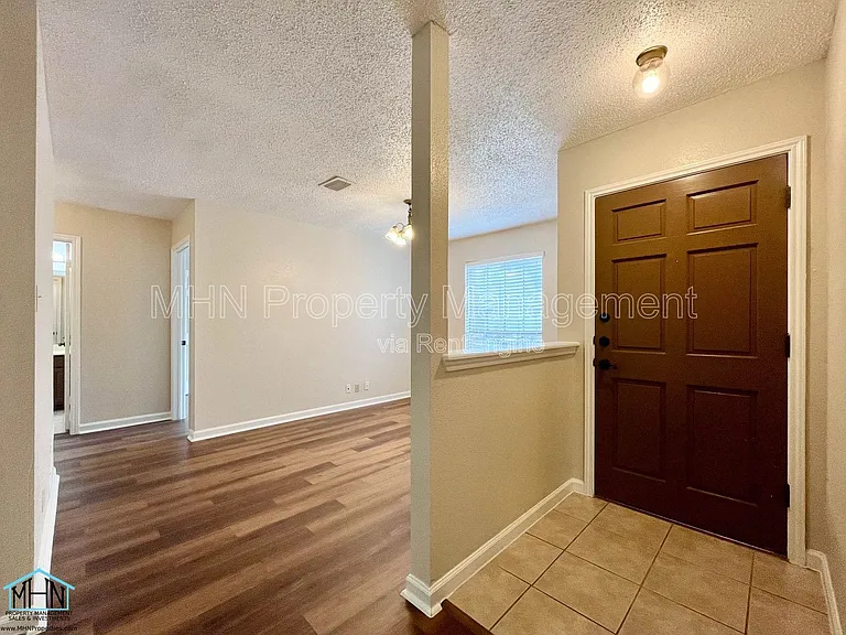 1627 Firwick Dr — Photo 3