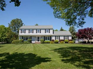 20 Walnut Dr, Long Valley, NJ 07853