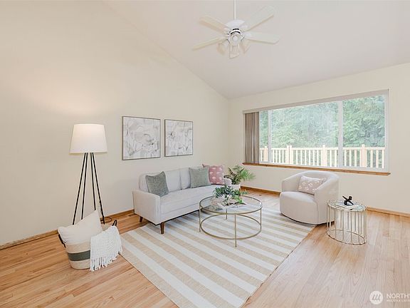 5th image of 2031 NE Marina Vista Court