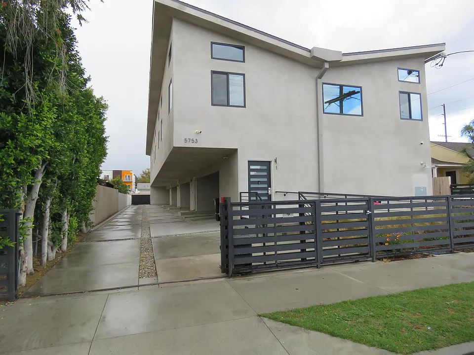 5753 Case Ave #4