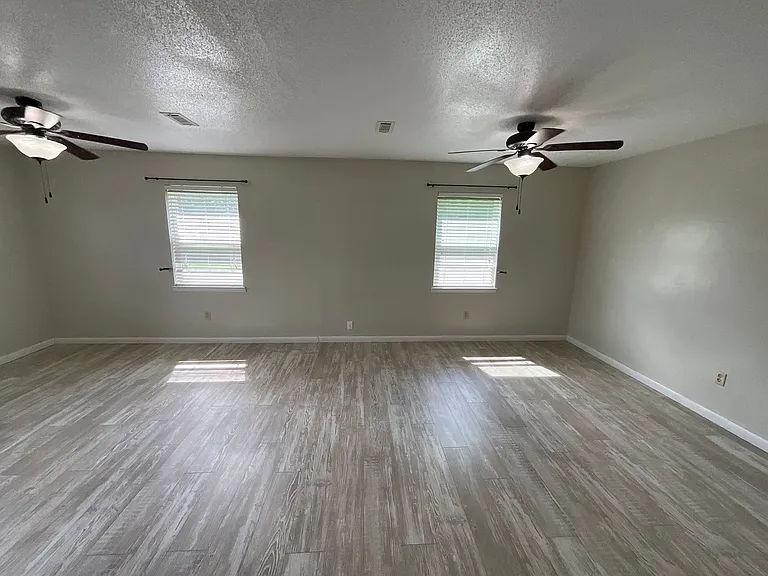 4978 Camellia Dr — Photo 9