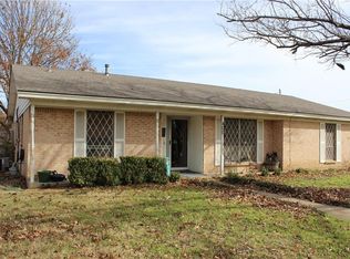 100 NW Jill Ann Dr, Burleson, TX 76028