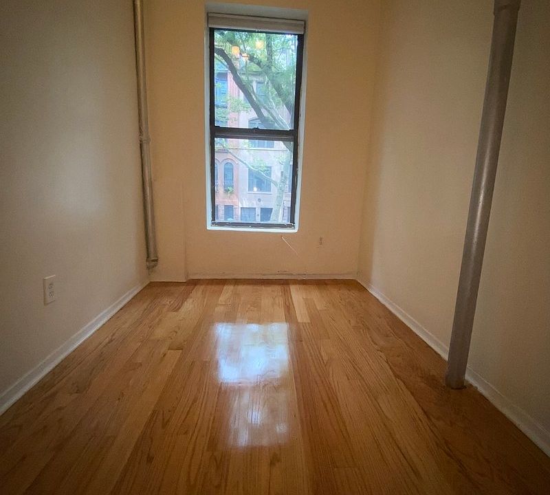 2nd image of 136 W 87th St #4B
