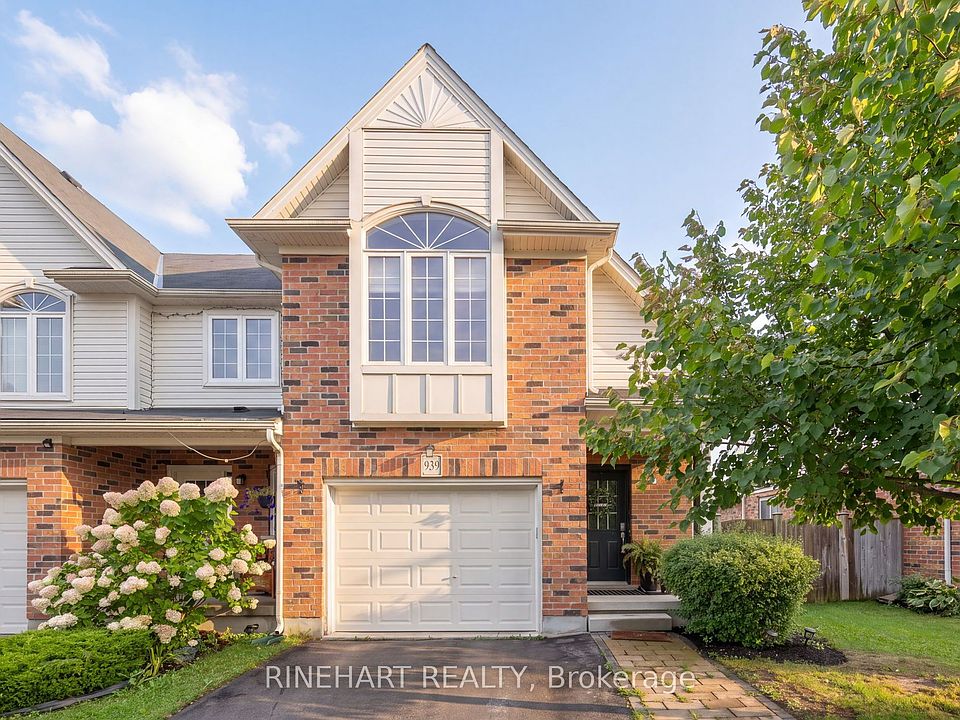 1st image of 939 Silverfox Cres