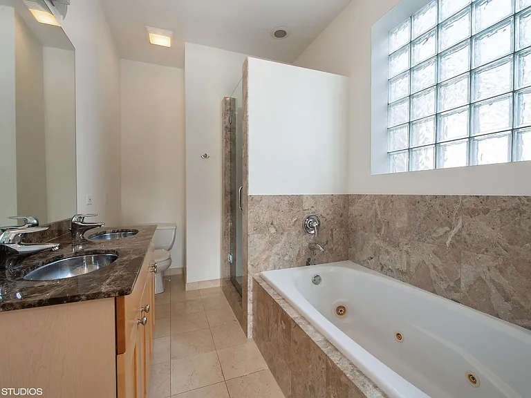 1036 N Wolcott Ave #2 — Photo 6