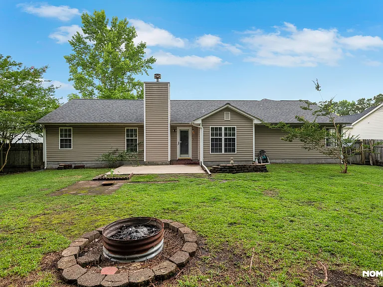 216 Stone Point Ln — Photo 6