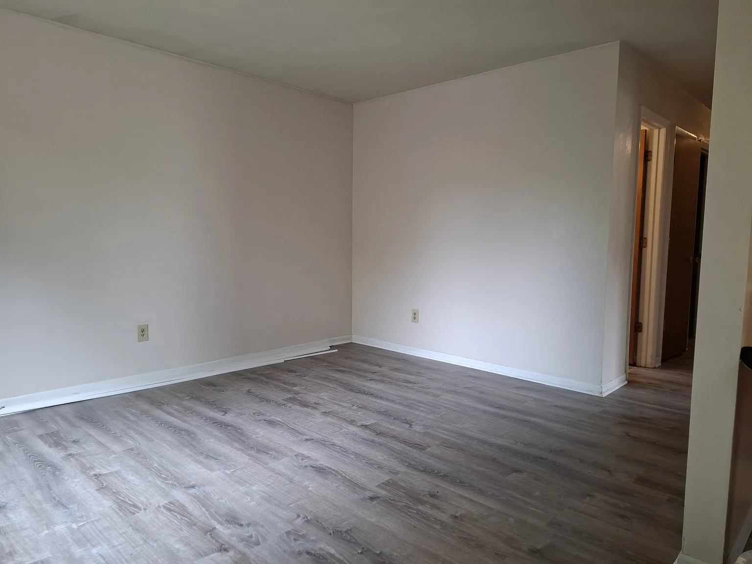 3 bed, 1.5 bath, 1000 sqft, $1,395 — Photo 3