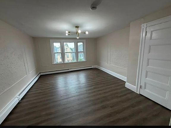 3rd image of 224 N 9th St #3L